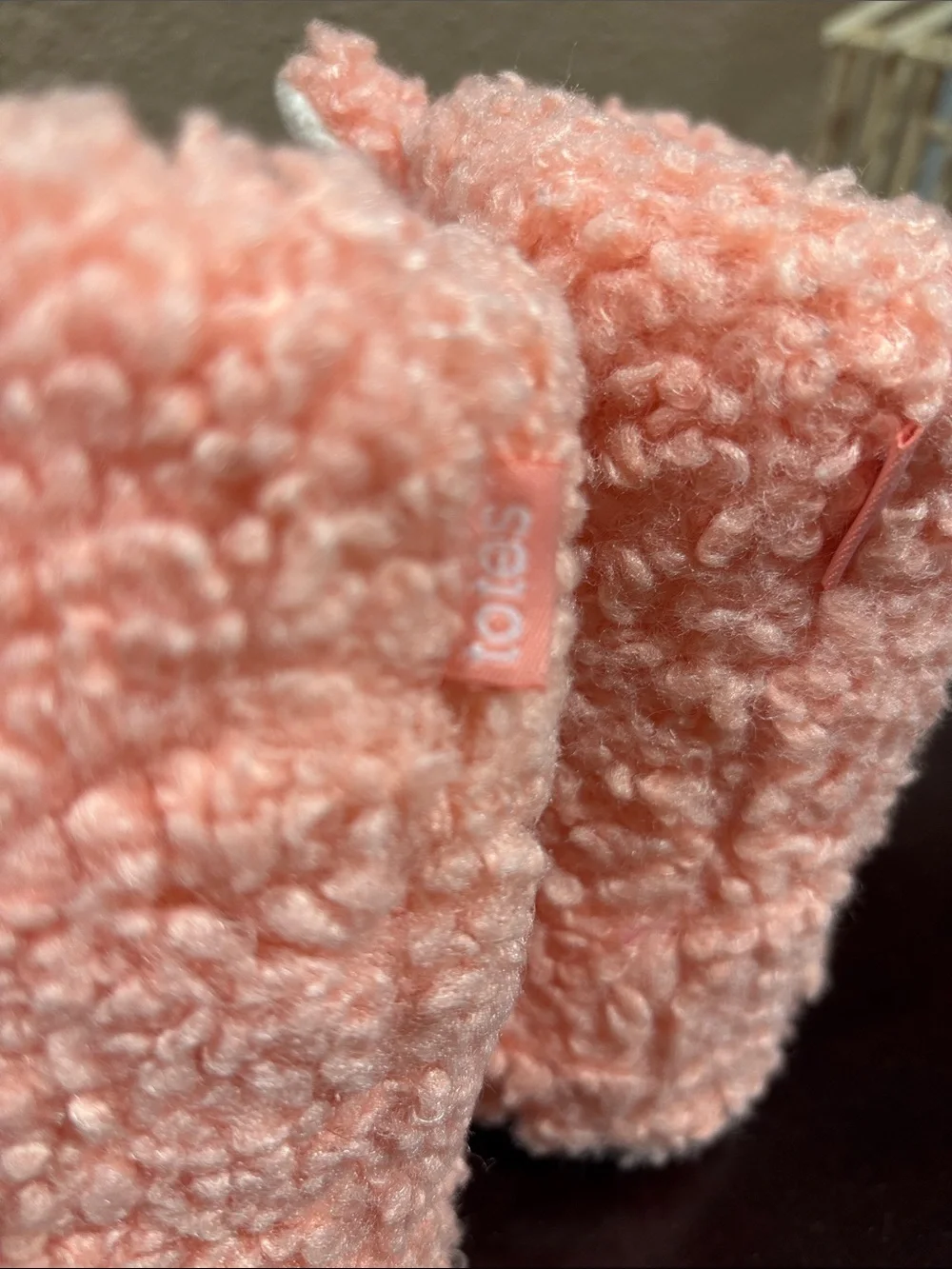 Totes Pink Llama Knit kids slippers size 13/1